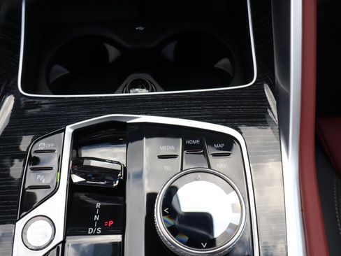 Certified 2025 BMW X6 M60i w/ Executive Package image 30