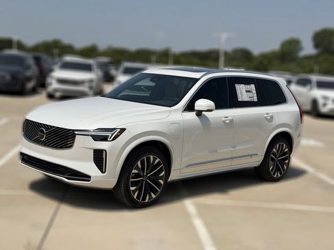 New 2026 Volvo XC90 T8 Core w/ Protection Package Premier AWD/4WD image 3