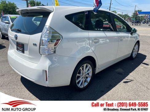 Used 2014 Toyota Prius V Five FWD image 12