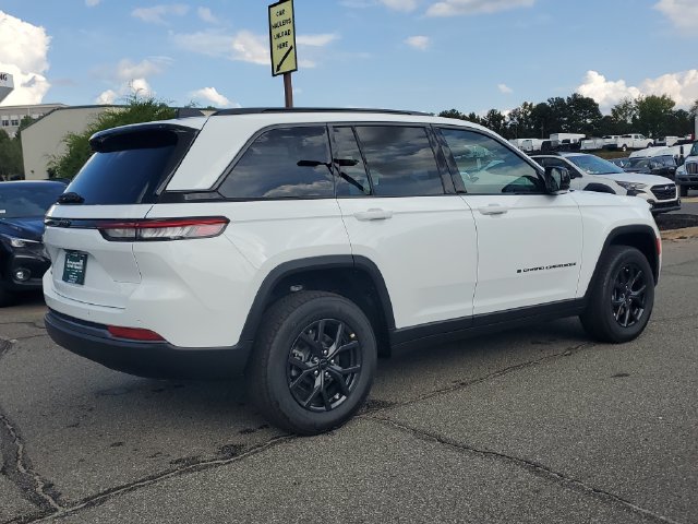 New 2027 Jeep Grand Cherokee Altitude AWD/4WD image 7
