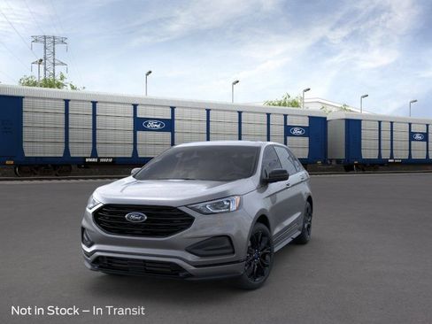 New 2024 Ford Edge SE w/ Black Appearance Package image 3