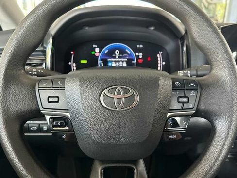 Used 2025 Toyota Camry LE FWD image 22