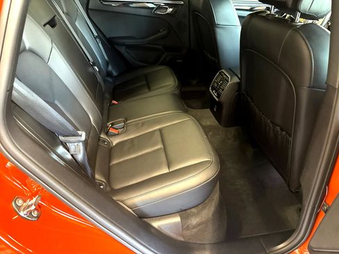 Used 2022 Porsche Macan Base image 20