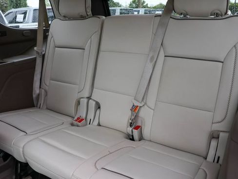 Used 2022 GMC Yukon Denali w/ Denali Premium Package AWD/4WD image 18
