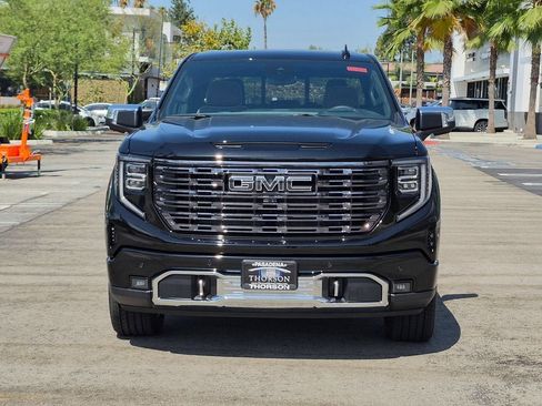 New 2026 GMC Sierra 1500 Denali Ultimate w/ LPO, Black Badging Package AWD/4WD image 10