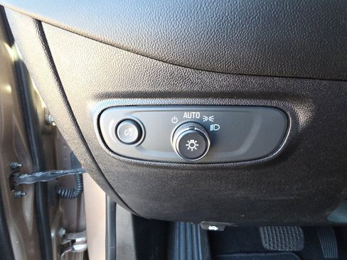 Used 2019 Chevrolet Equinox LT image 20