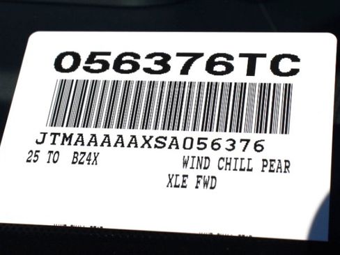 Certified 2025 Toyota bZ4X FWD image 31