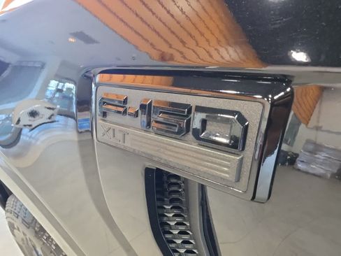 Used 2024 Ford F150 XLT w/ XLT Black Appearance Package AWD/4WD image 17