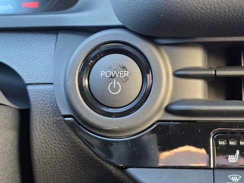 New 2025 Toyota Crown Signia image 31