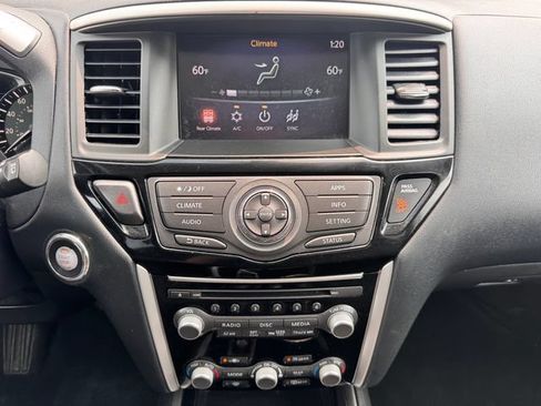 Used 2020 Nissan Pathfinder S FWD image 19