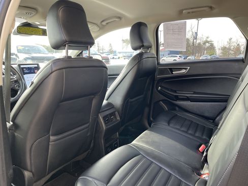 Used 2021 Ford Edge SEL w/ Convenience Package image 10