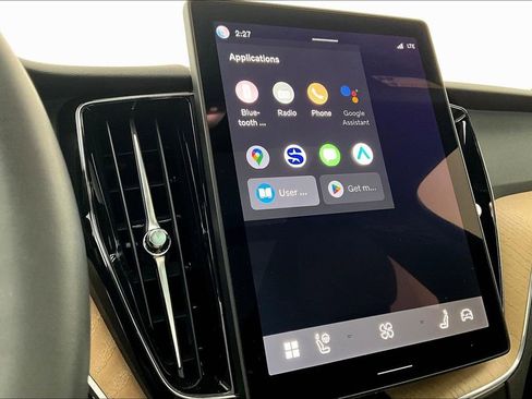 Used 2026 Volvo XC60 B5 Plus w/ Protection Package Premier image 8