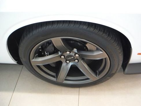 Used 2022 Dodge Challenger SRT Hellcat RWD image 12