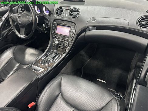 Used 2011 Mercedes-Benz SL 550 image 5