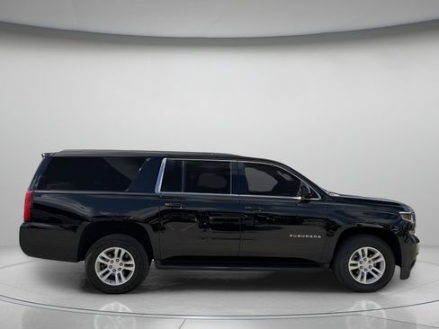 Used 2019 Chevrolet Suburban LS RWD image 2