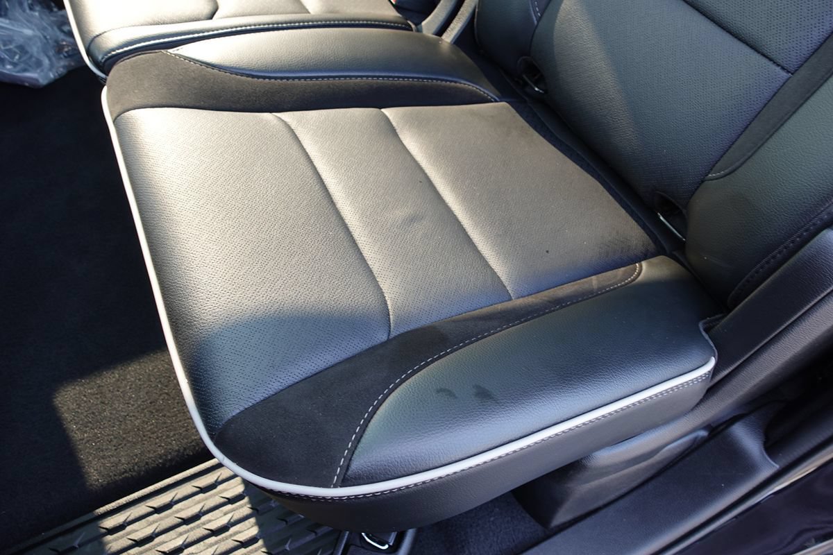 Used 2025 RAM 1500 Laramie w/ Sport Appearance Package AWD/4WD image 19