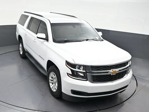 Used 2020 Chevrolet Suburban LS RWD image 21