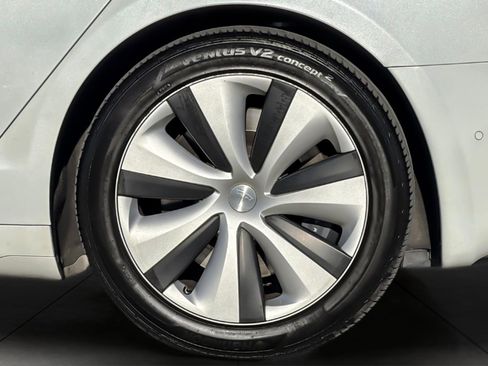 Used 2020 Tesla Model S Long Range image 24