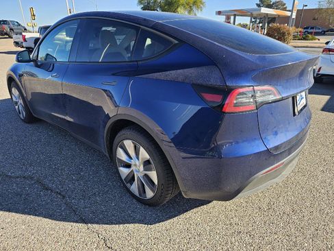 Used 2024 Tesla Model Y Long Range image 3