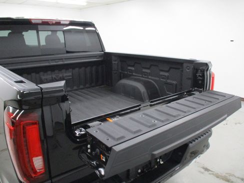 New 2026 GMC Sierra 1500 Denali w/ Denali Reserve Package image 11
