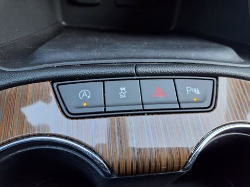 Used 2021 GMC Acadia SLE w/ Driver Convenience Package image 10