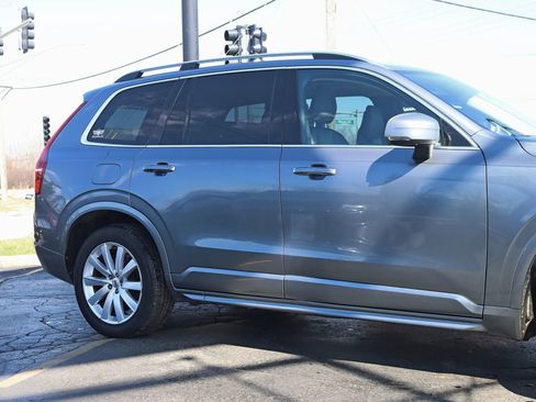 Used 2017 Volvo XC90 T6 Momentum w/ Vision Package image 5