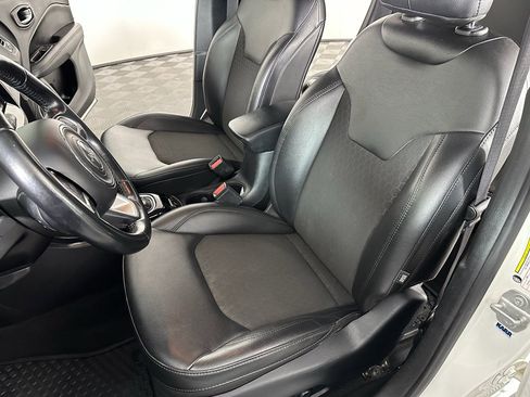 Used 2021 Jeep Compass Altitude image 18