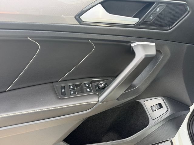 Used 2024 Volkswagen Tiguan SE R-Line AWD/4WD image 14