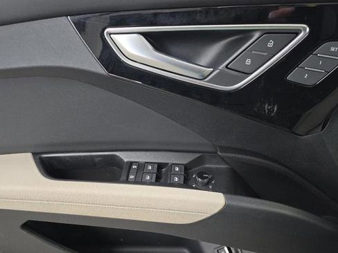 Used 2024 Audi Q4 e-tron Prestige w/ Black Optic Package image 7