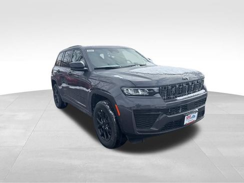 New 2026 Jeep Grand Cherokee Laredo image 7