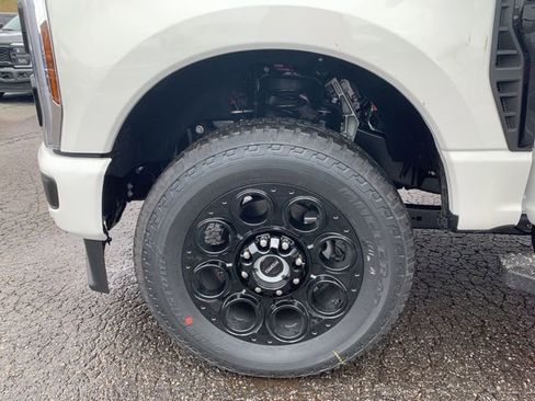 New 2026 Ford F350 Lariat w/ Black Appearance Package image 34