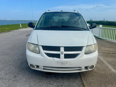 Used 2007 Dodge Grand Caravan SXT image 3