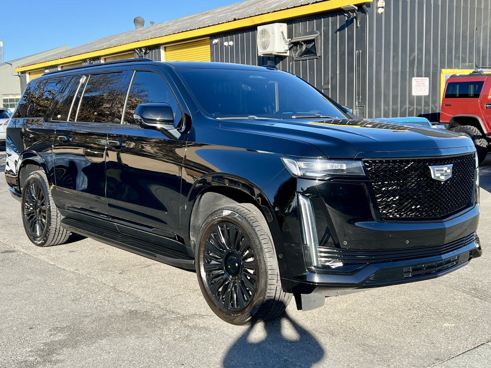 Used 2021 Cadillac Escalade ESV Sport w/ Heavy-Duty Trailer Package AWD/4WD image 4