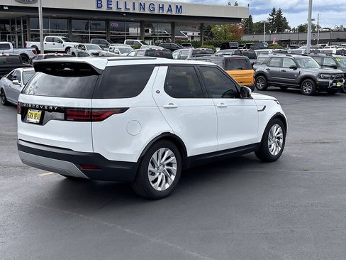 Used 2025 Land Rover Discovery S AWD/4WD image 5