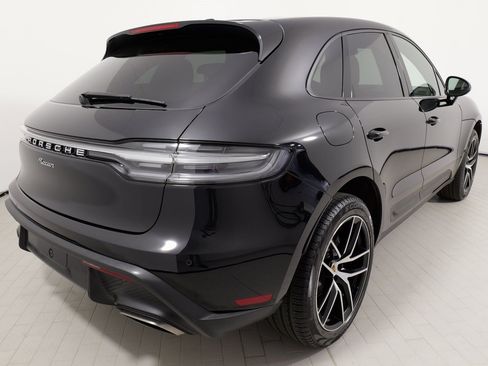 Used 2024 Porsche Macan image 24