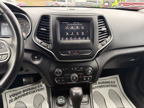 Certified 2019 Jeep Cherokee Latitude Plus w/ Cold Weather Group image 20