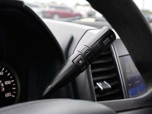 Used 2020 Ford F150 XLT image 13