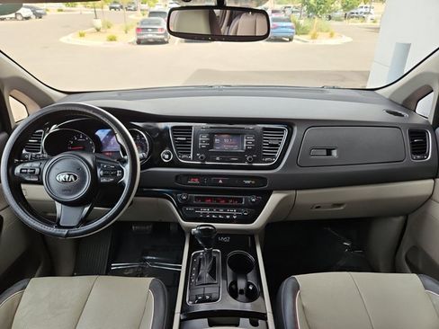 Used 2016 Kia Sedona EX FWD image 17