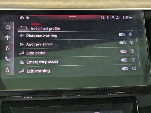 Used 2022 Audi e-tron Premium Plus w/ Premium Plus Package image 35