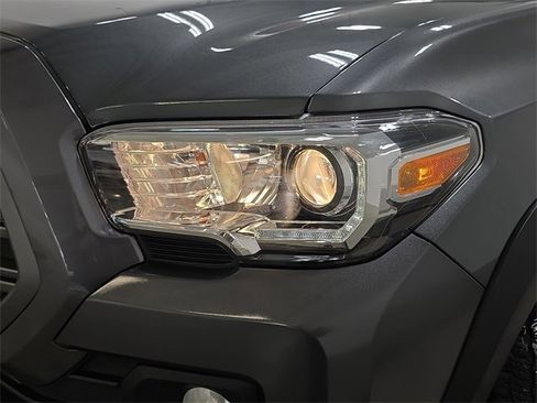 Certified 2023 Toyota Tacoma TRD Off-Road image 26