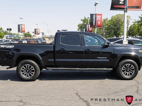 Used 2021 Toyota Tacoma TRD Sport w/ TRD Premium Sport Package AWD/4WD image 21