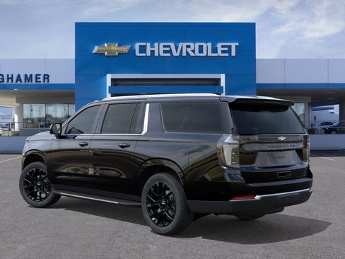 New 2026 Chevrolet Suburban LT AWD/4WD image 29