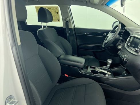 Used 2019 Kia Sorento FWD image 28