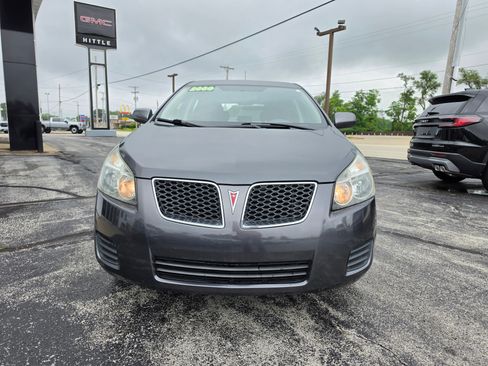 Used 2009 Pontiac Vibe w/ Preferred Package FWD image 2