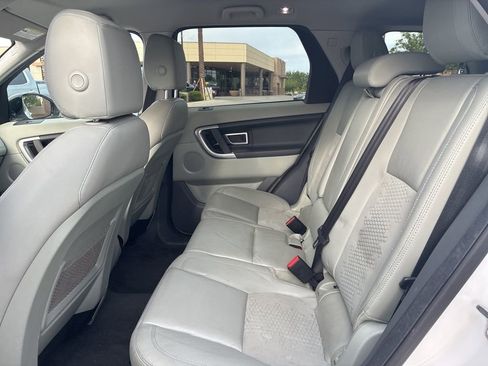 Used 2017 Land Rover Discovery Sport SE image 10