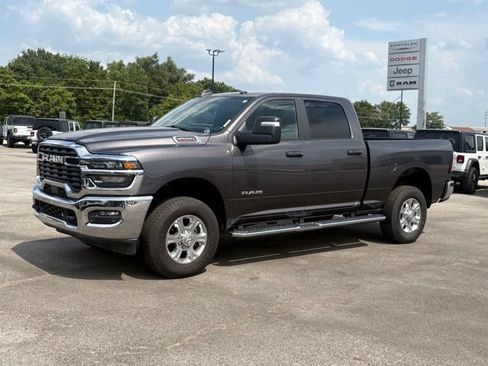 Used 2025 RAM 2500 Big Horn AWD/4WD image 3