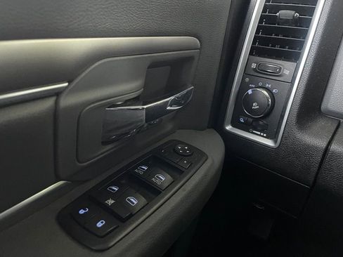 Used 2013 RAM 2500 SLT w/ Luxury Group AWD/4WD image 11