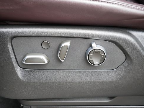 Used 2023 Cadillac Escalade ESV Premium Luxury Platinum w/ Heavy-Duty Trailer Package AWD/4WD image 7