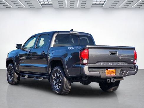 Used 2019 Toyota Tacoma TRD Off-Road AWD/4WD image 7