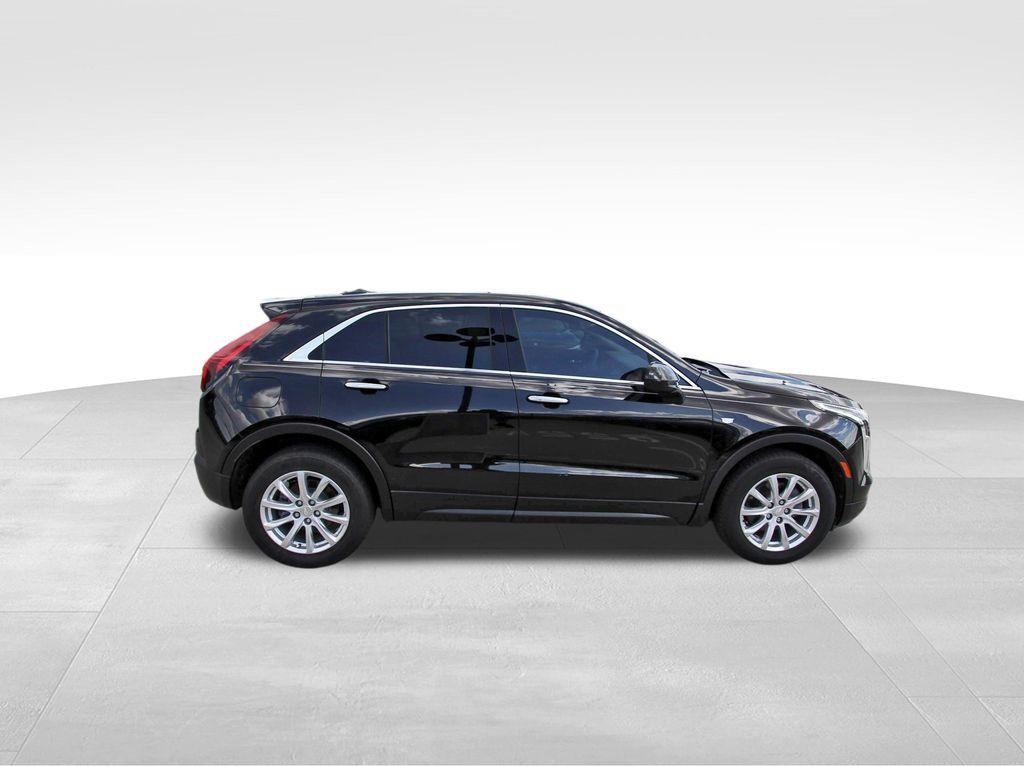 Certified 2023 Cadillac XT4 Luxury FWD image 5